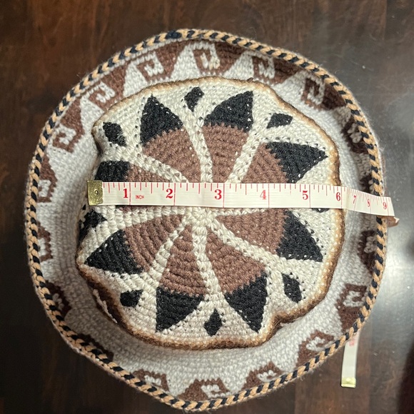 Alpaca Pattern Knit Hat - Picture 3 of 14